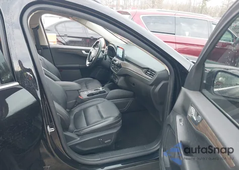 2020 Ford Escape Titanium z USA, uszkodzony, nr VIN 1FMCU9J95LUB27967